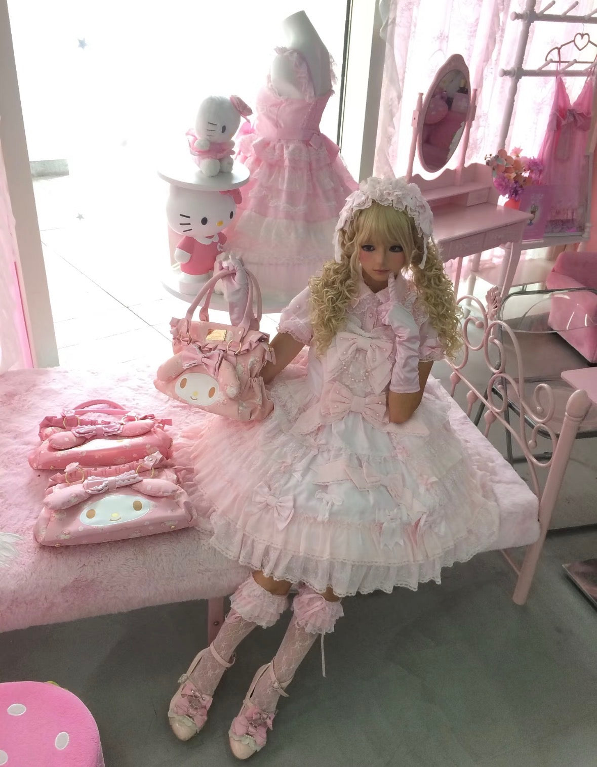 My Melody Rose Garden series ruffle handbag