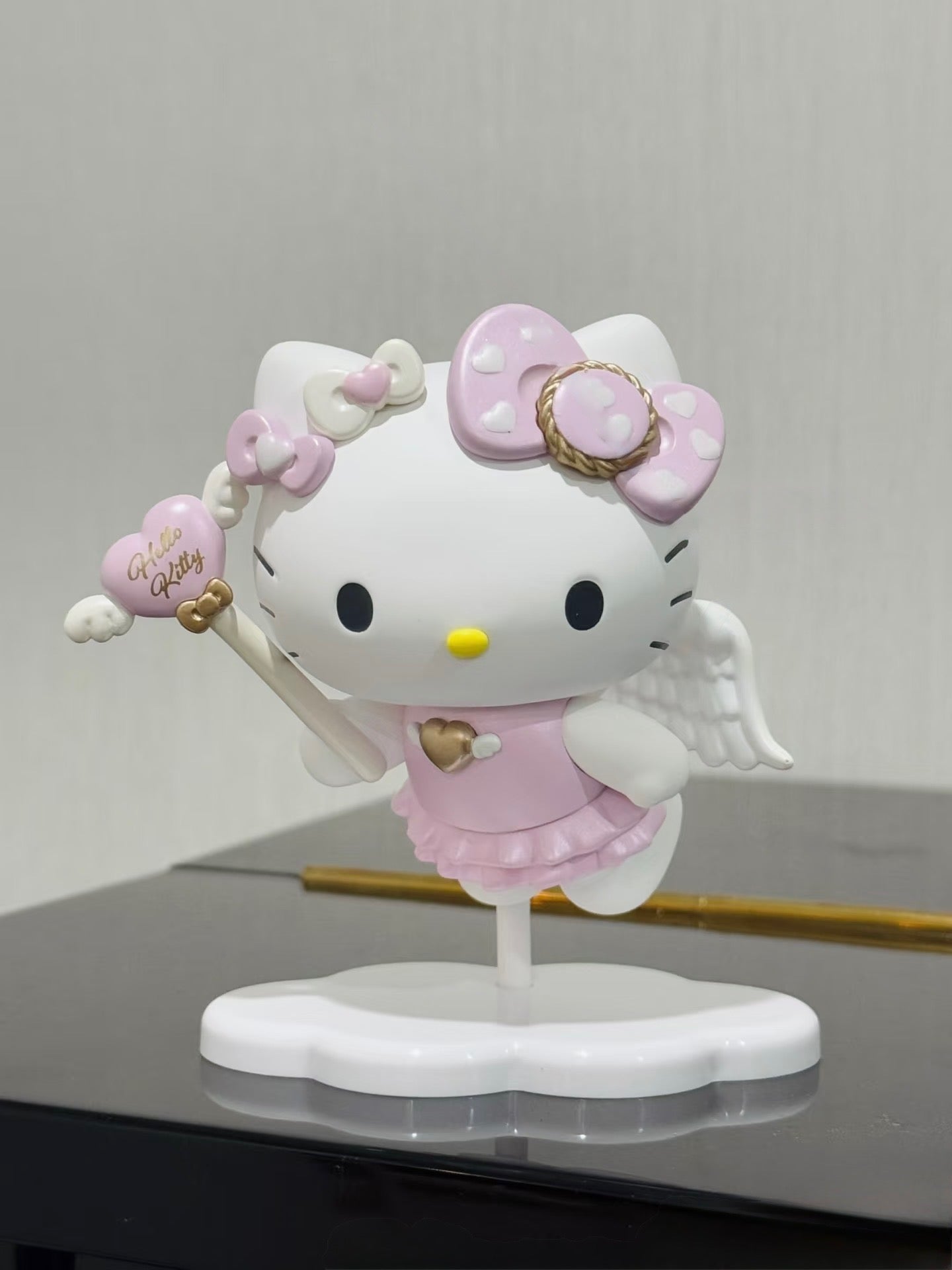 Figura de exhibición OFICIAL del ángel de Cupido Sanrio 2025 Sanrio