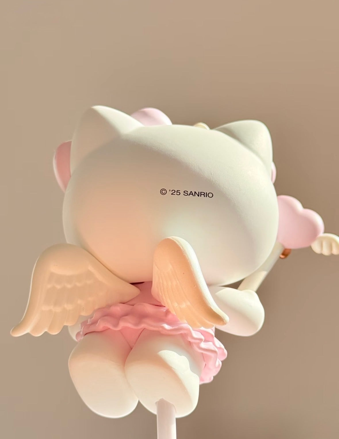 Figura de exhibición OFICIAL del ángel de Cupido Sanrio 2025 Sanrio