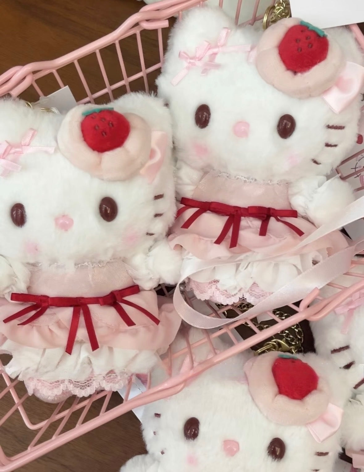 Hello Kitty Strawberry Short Cake Pendant