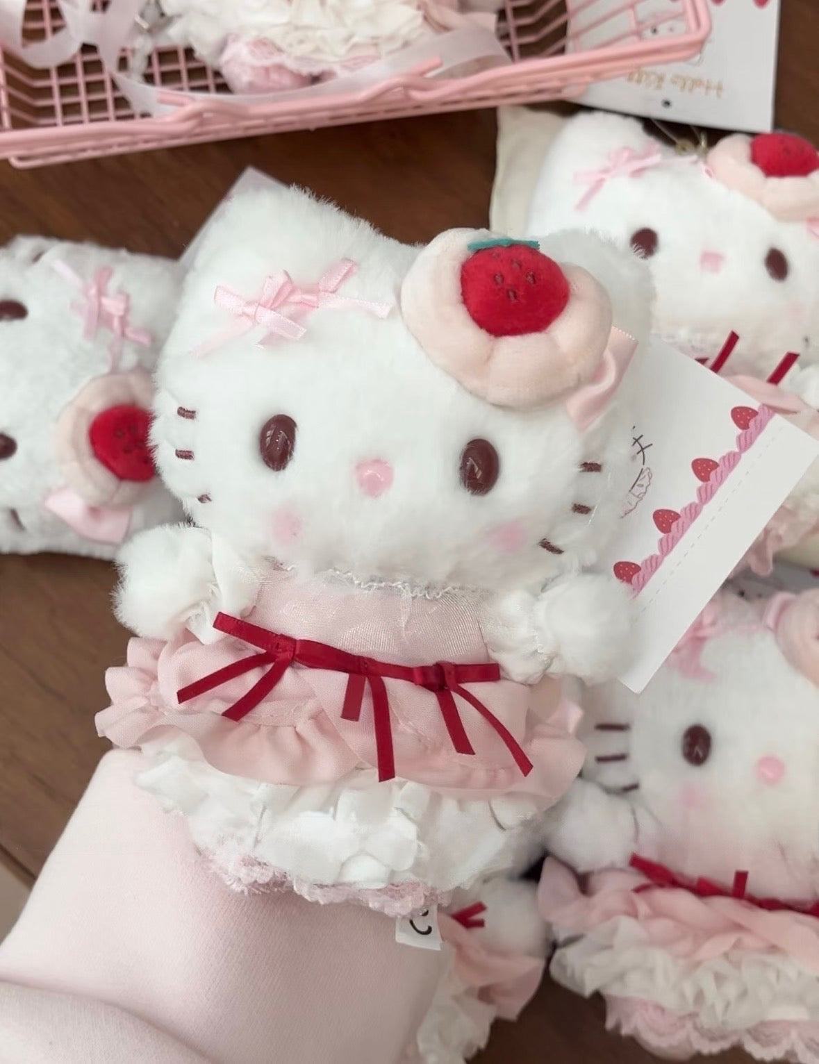 Hello Kitty Strawberry Short Cake Pendant